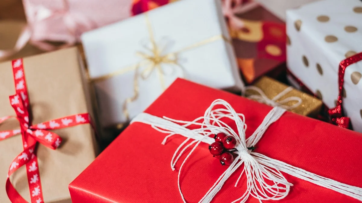 Secret Santa dovanos 2026 – idėjos slaptam Kalėdų seneliui biure ir draugams