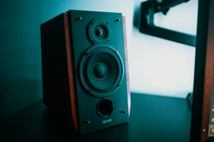 Belaidė nešiojama garso kolonėlė muzikai iki 50 EUR