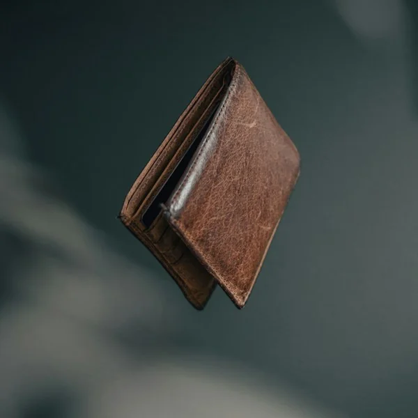Minimalistinė odinė piniginė su RFID apsauga vyrui